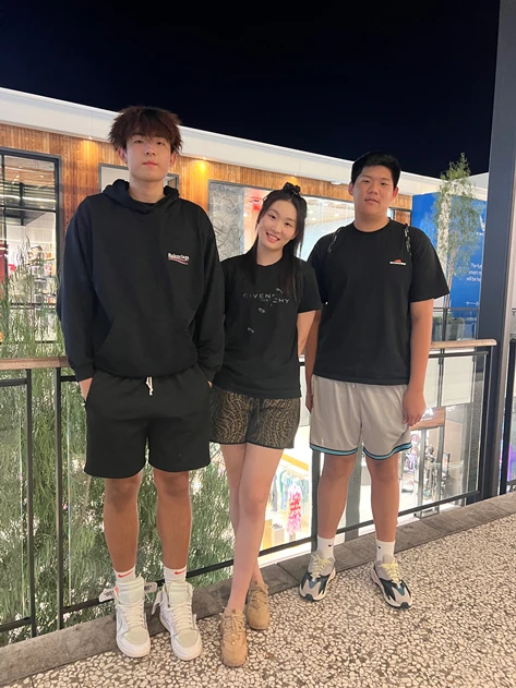 如何在篮球冬令营中加强体能训练?_1